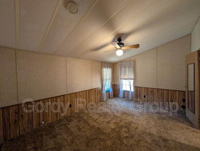 Building Photo - 6511 Blue Springs Rd