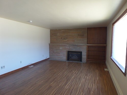 Building Photo - 2752 Niagara Falls Blvd