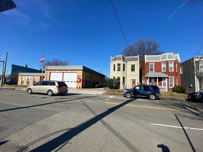 Building Photo - 314 W Leigh St