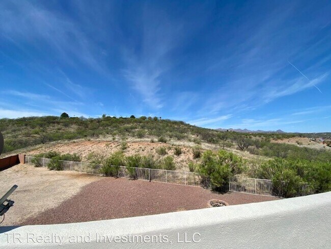 Building Photo - 5 br, 3 bath House - 372 Camino De las Casita