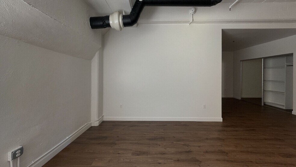 Building Photo - 3550 W 6th St