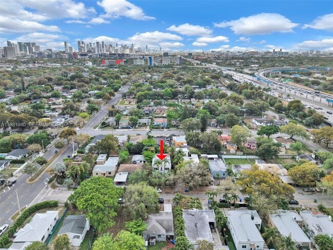 Building Photo - 528 NW 47th St