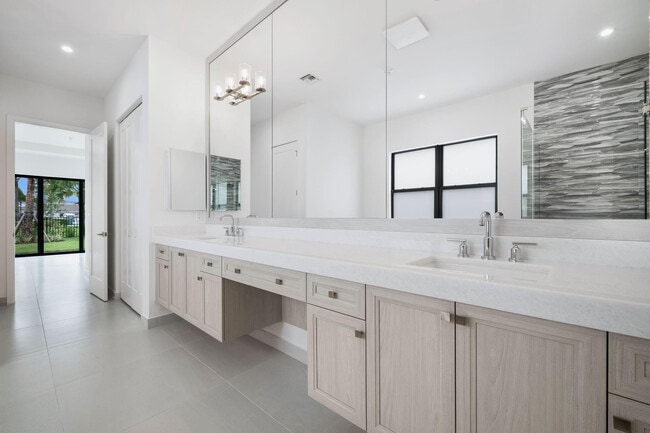 Building Photo - 12526 Solana Bay Cir