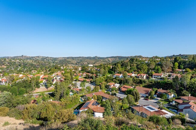 Building Photo - 4372 Park Vicente