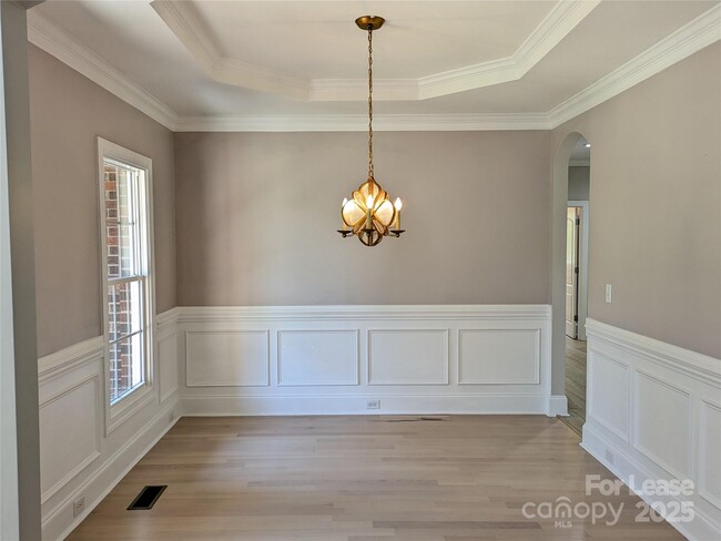 Building Photo - 364 Chuckwood Rd