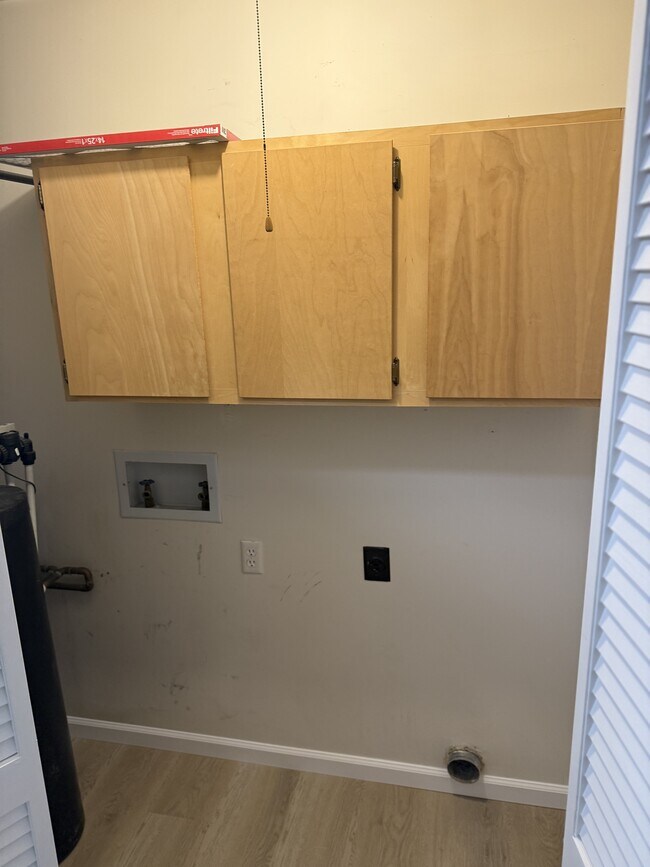 Building Photo - 804 Woodmere Dr