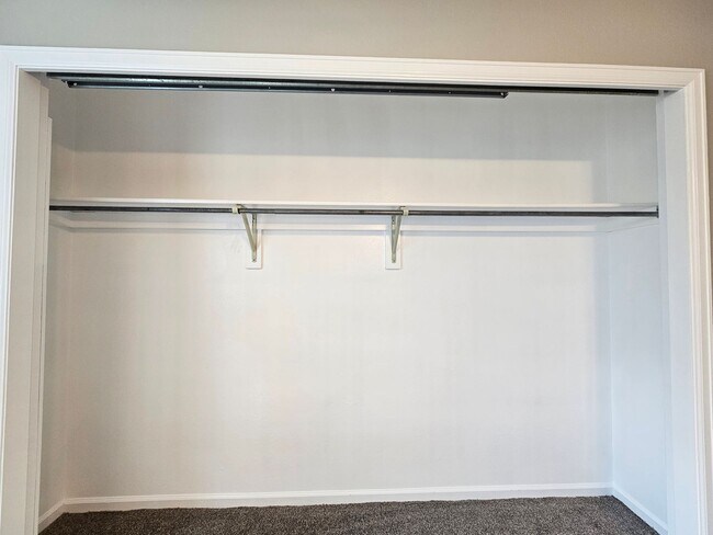 Building Photo - Aurora Highlands 3 Bed 2 1/2 Bath House w/...
