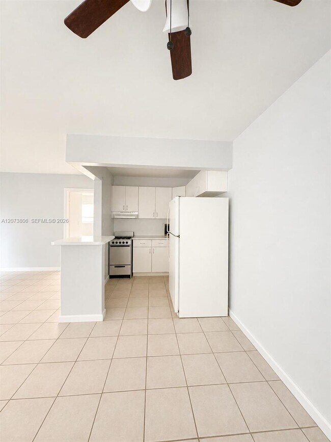 Building Photo - 1330 W 54th St