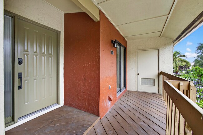 Building Photo - 13085 Belhaven Ct