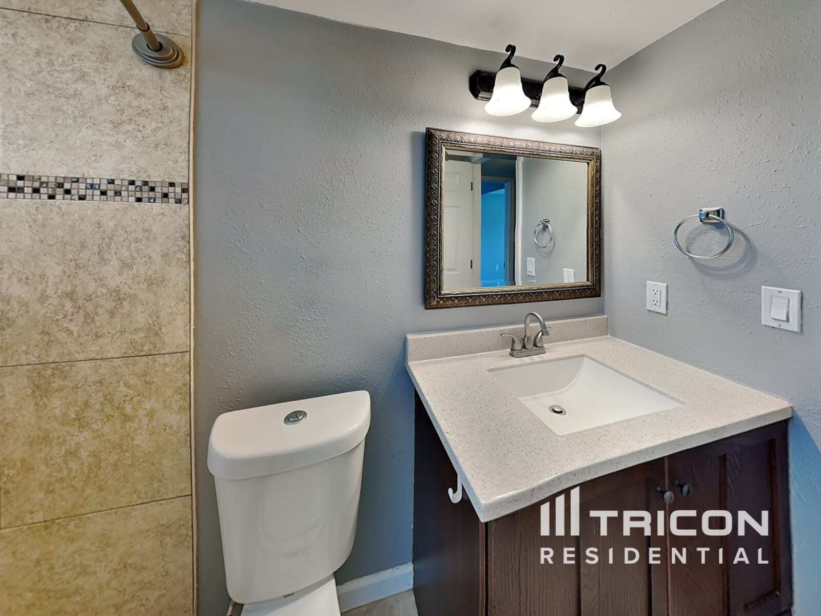 Building Photo - 2543 Golden Poinciana Pl