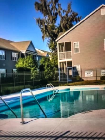 Building Photo - 1025g Algonquin Dr