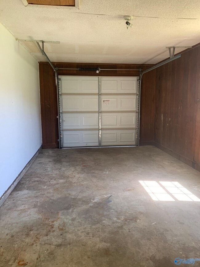 Building Photo - 21045 Myrtlewood Dr