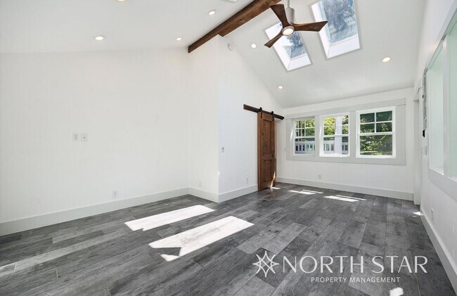 Building Photo - A Private Paradise Near Downtown