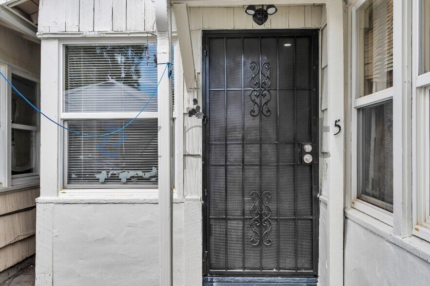 Building Photo - 2012 Cavallo Rd