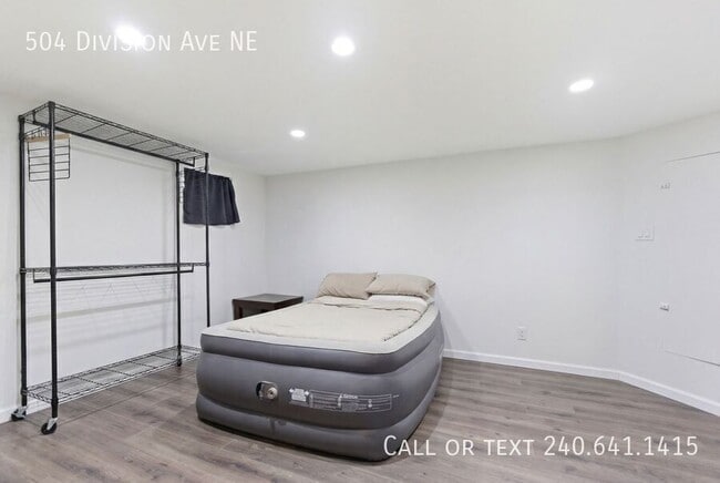 Building Photo - 504 Division Ave NE