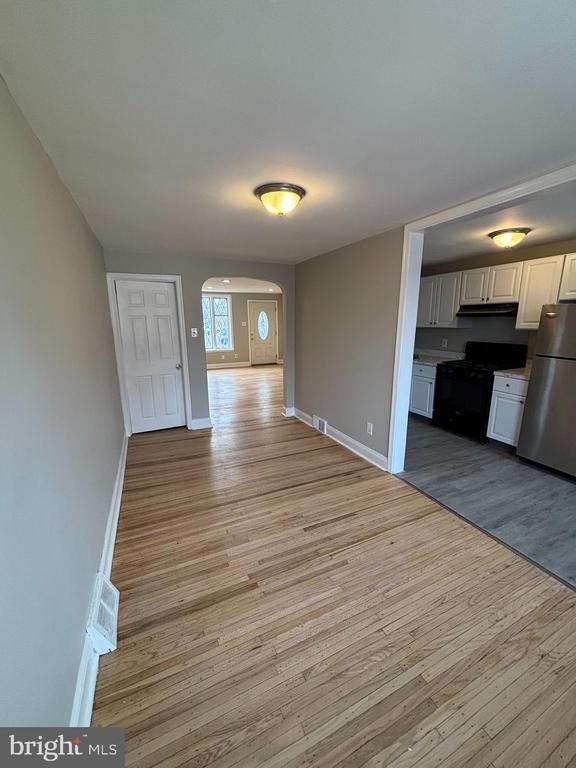 Building Photo - 409 Cherry St