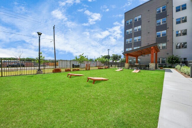 Building Photo - 1617 Enid St