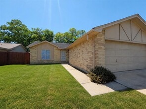 Building Photo - 7310 Arista Dr