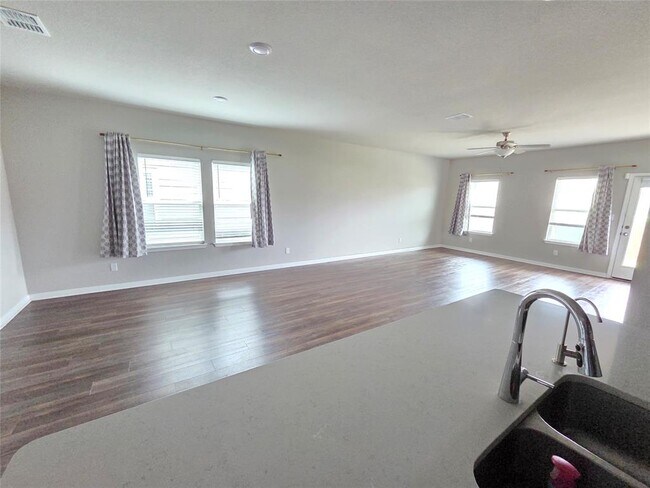 Building Photo - 1604 Homestead Farms Dr