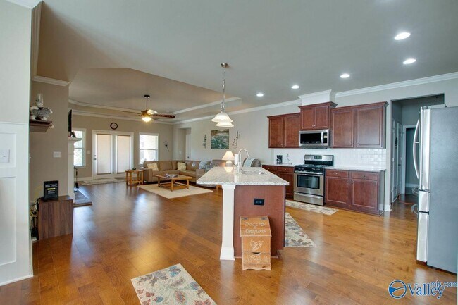 Building Photo - 7206 Lathan Dr SE