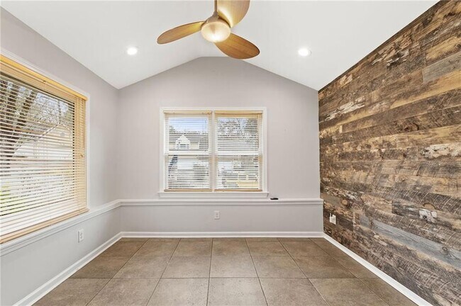 Building Photo - 1486 Briaroaks Trail NE