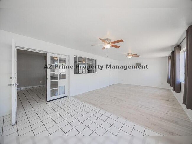 Building Photo - 1634 W Sack Dr