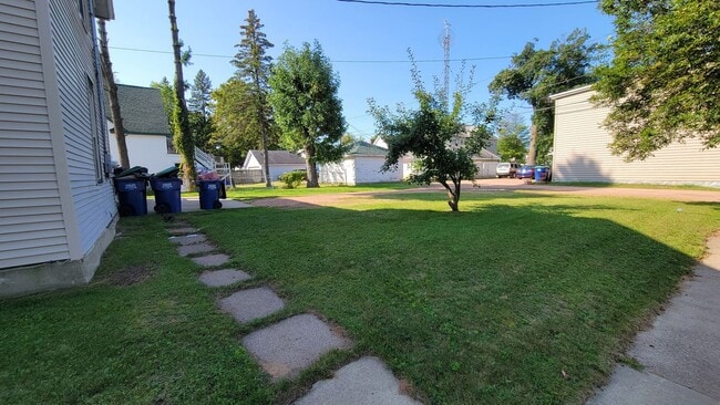 Building Photo - Large 5 Bed 2 Bath Home in Wausau