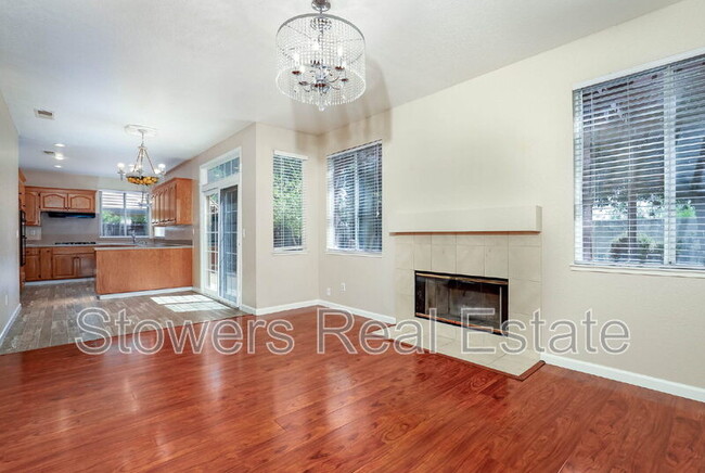 Building Photo - 2041 Crater Peak Way