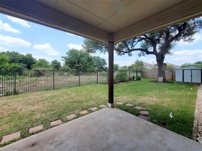 Building Photo - 14829 Fernhill Dr