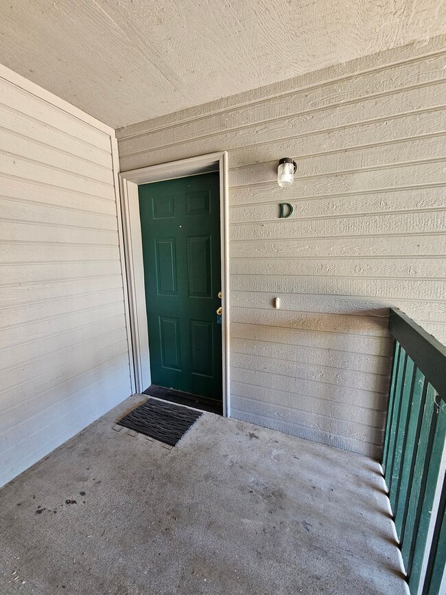 Building Photo - 300 Indian Trail Ct