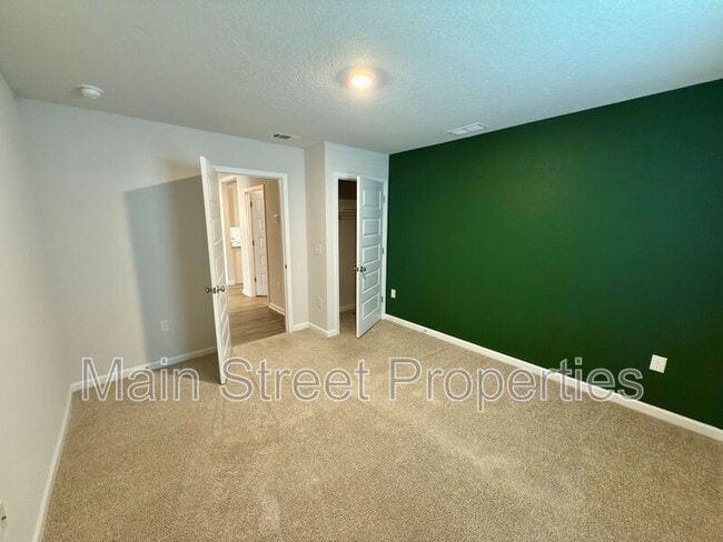 Building Photo - 5260 Peach Dr