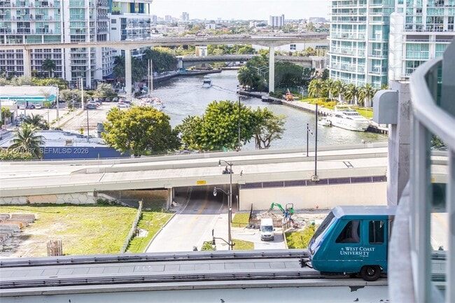 Building Photo - 41 SE 5th St