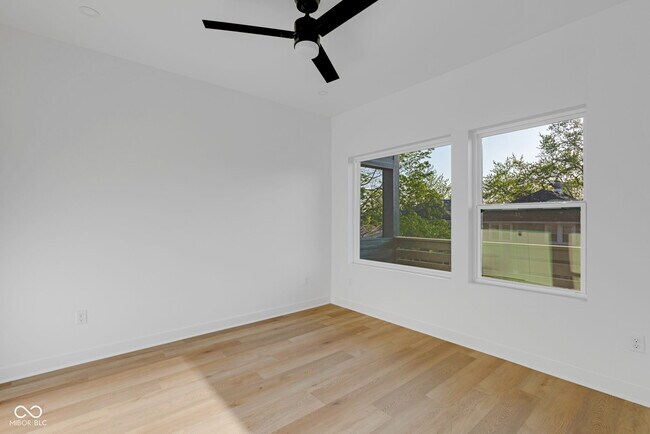 Building Photo - 1025 Churchman Ave