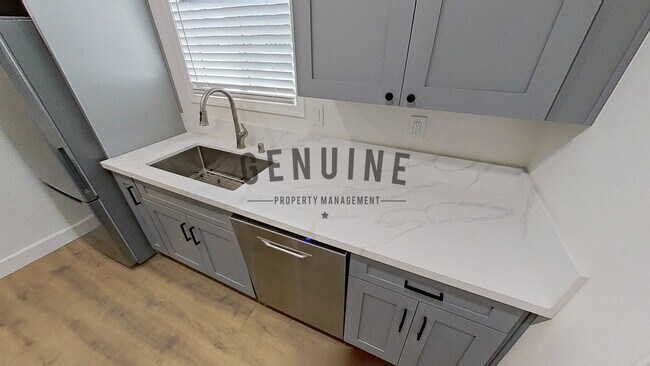 Building Photo - Upgraded 4Bd 2Ba Home