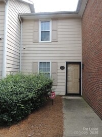 Building Photo - 9252 Kings Canyon Dr