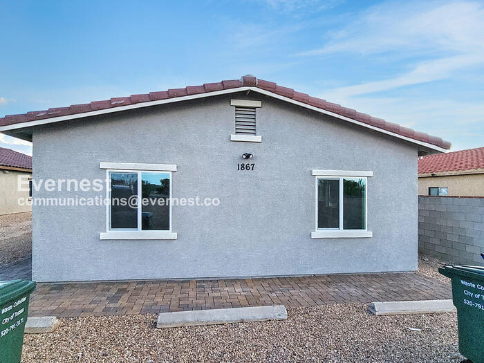 Building Photo - 1867 W Ajo Wy