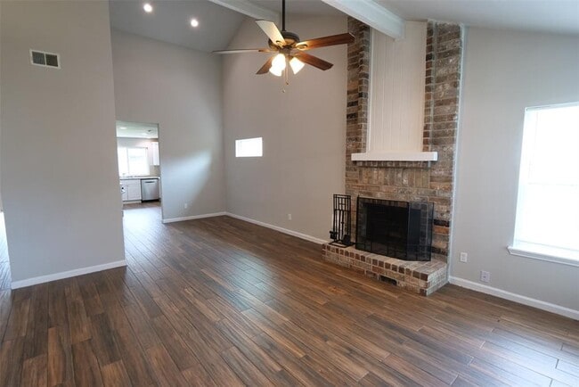 Building Photo - 15311 Mondrian Dr