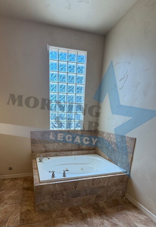 Building Photo - 4648 Mesa Rico Dr
