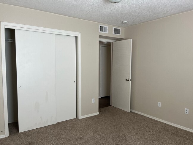 Building Photo - Fabulous 3 Bedroom Rental
