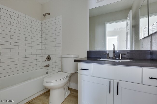 Building Photo - 2337 Chatfield Dr