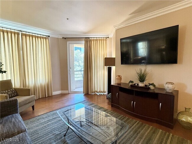 Building Photo - 210 E Flamingo Rd