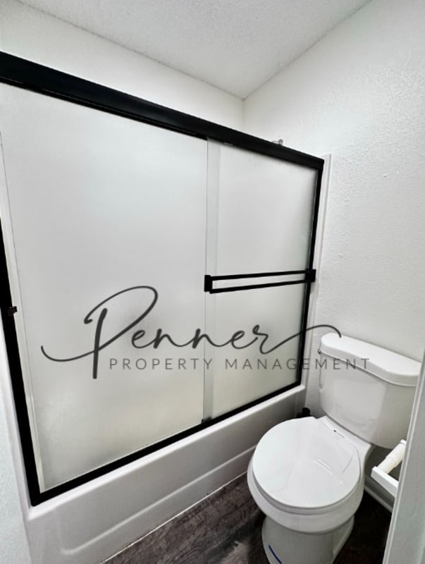 Building Photo - 201-A NE DOGWOOD St