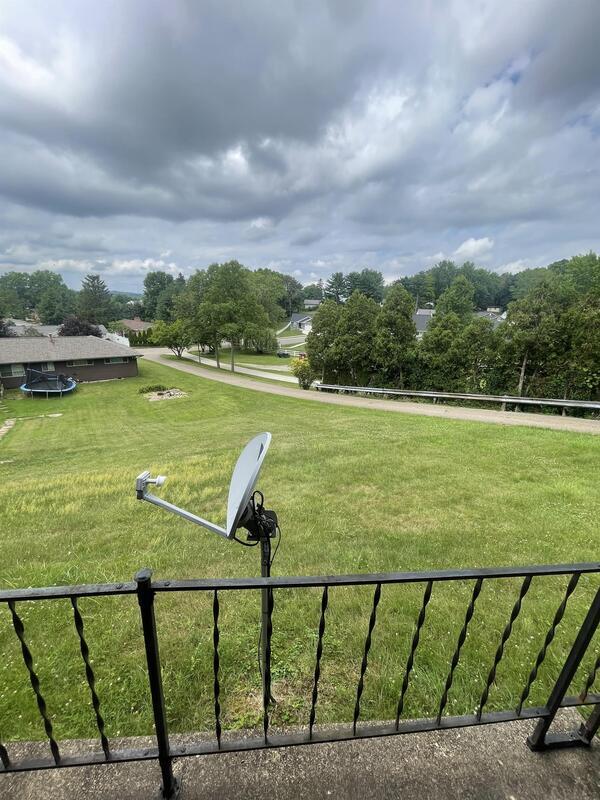 Building Photo - 1221 E 2nd St