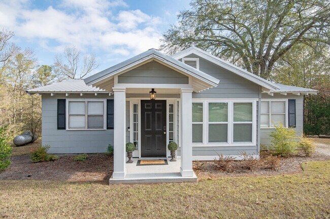 Building Photo - 161 Calhoun Rd