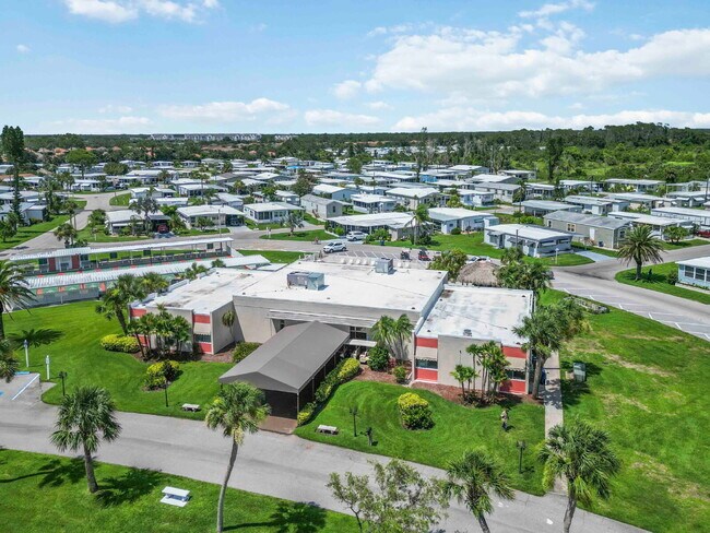 Building Photo - "Charming 2-Bed, 2-Bath Retreat in Nokomis!"