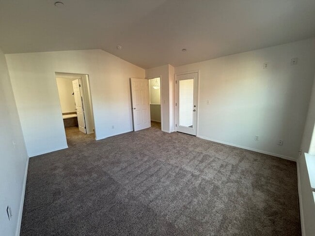 Building Photo - 3 Bedroom 2.5 Bath Forest Grove OR