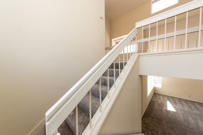 Building Photo - Beautiful Home In Coveted Rancho Del Oro!