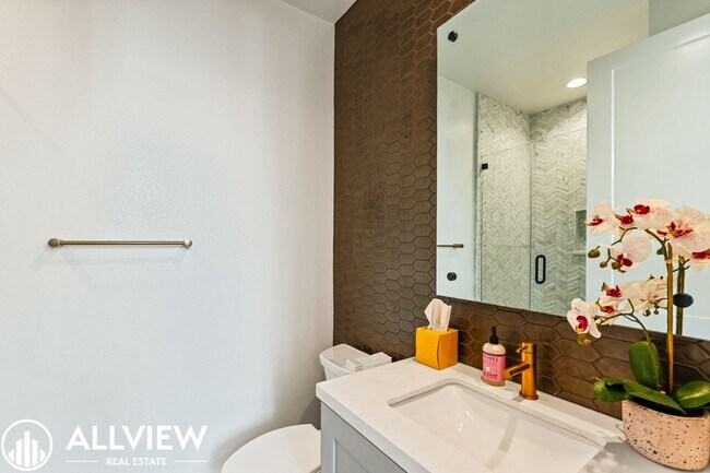 Building Photo - *Limited Move In Special! $1,000 Off First...
