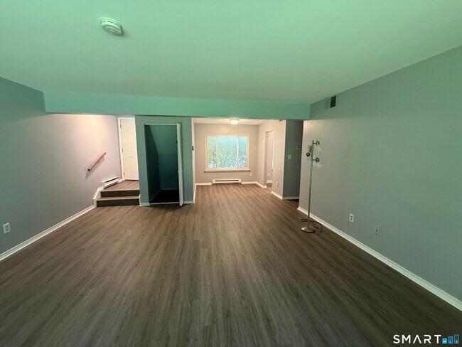 Building Photo - 113 Candlewood Dr