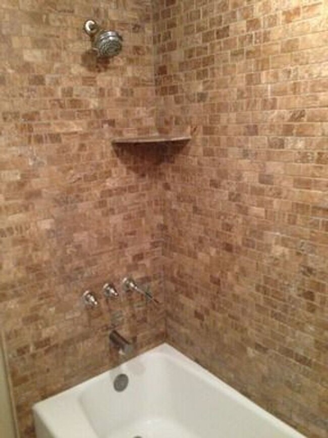 Building Photo - Beautiful Condo